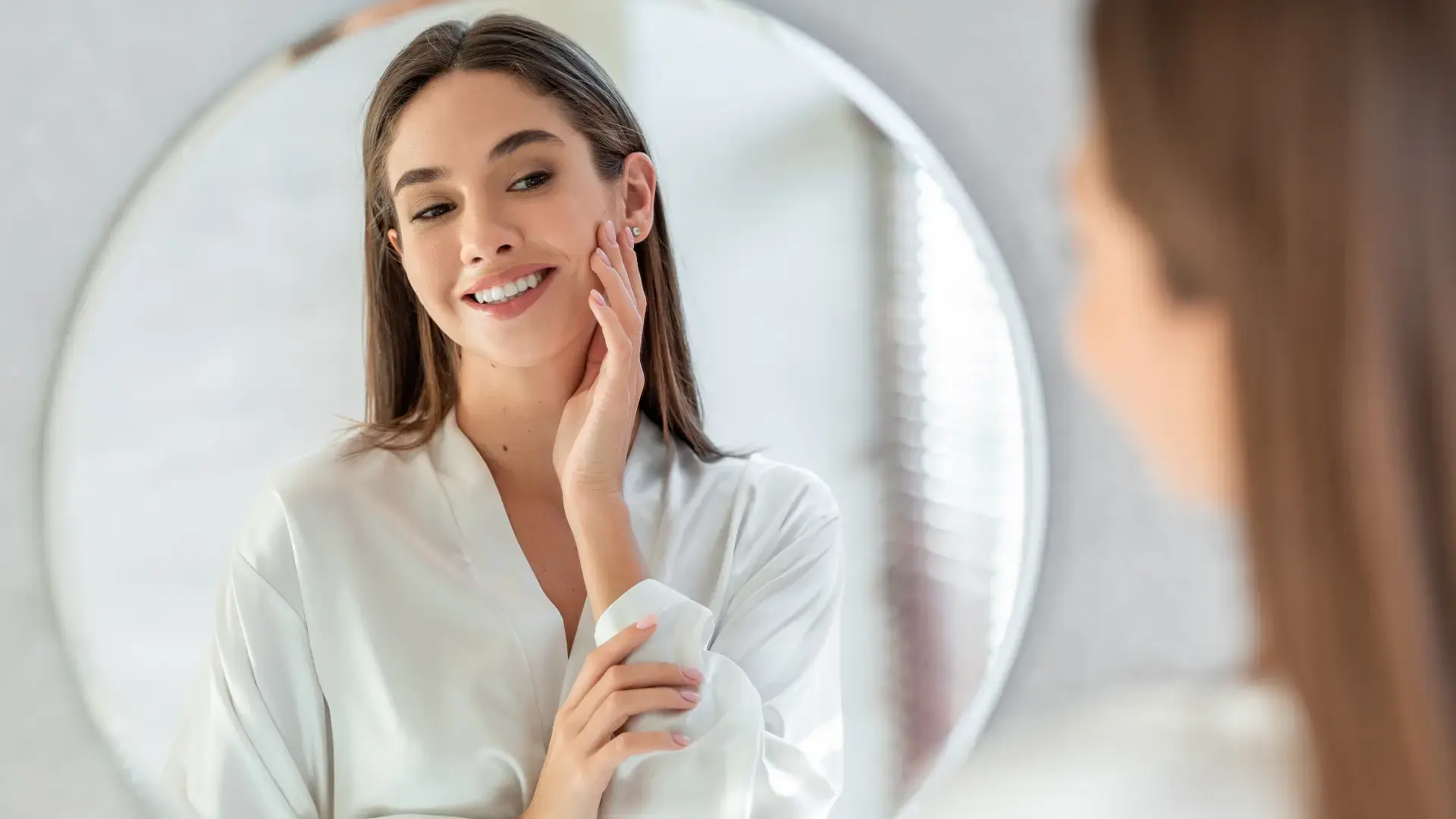 Fortschrittliche Techniken für natürliche Schönheit und Jugend in der Anti-Aging-Ästhetik.